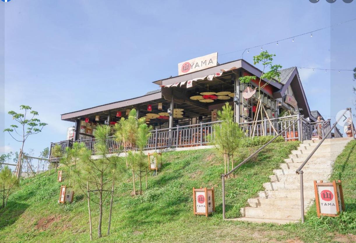 Hotel Alpine Breeze At Crosswinds Tagaytay Tagaytay City Exterior foto